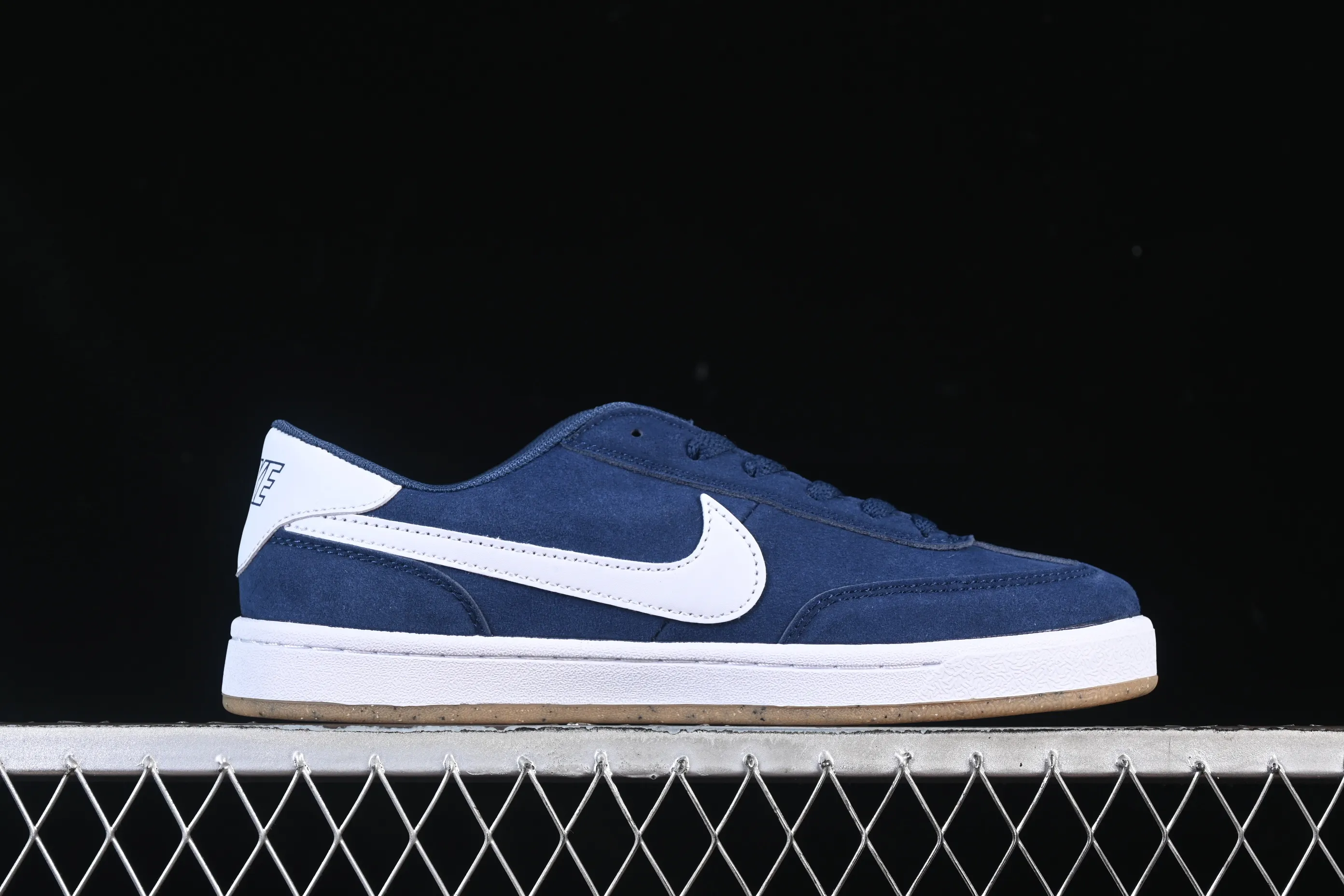 All categories Nk SB Dunk series Nike SB Fc Classic campus sneakers Nike SB Fc Classic Nike autumn and winter campus casual sneakers 909096-400